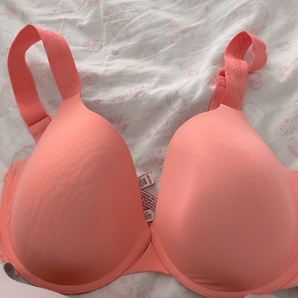 Victoria’s Secret t shirt bra
